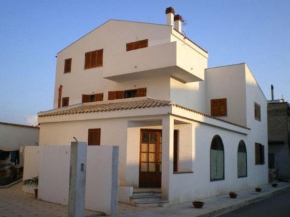  B&B Pacheco  Пакеко